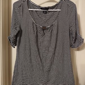 White House Black Market T shirt size M